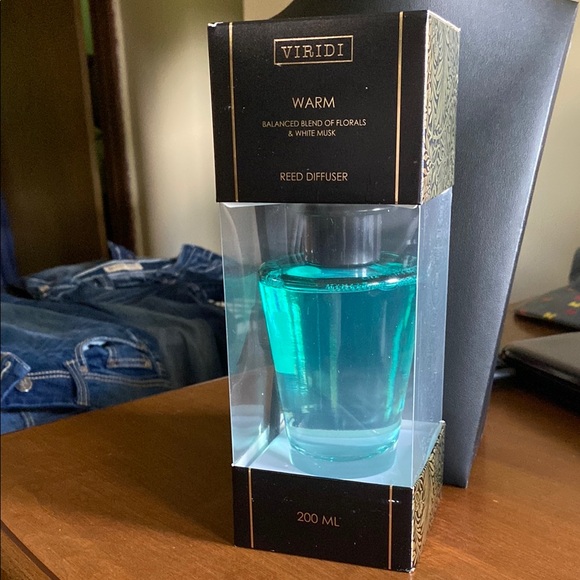 Viridi Warm Reed Diffuser - Picture 2 of 4